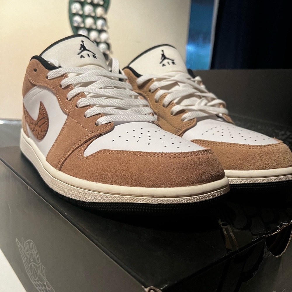 Mens Jordan 1 Tan and White